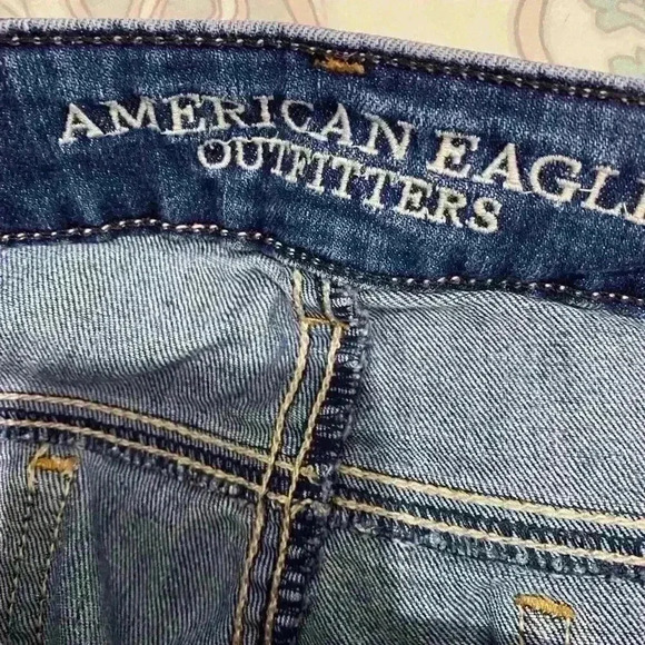 American Eagle Stretch Bermuda Shorts 14” across Sz 6 in EUC! - Picture 2 of 6